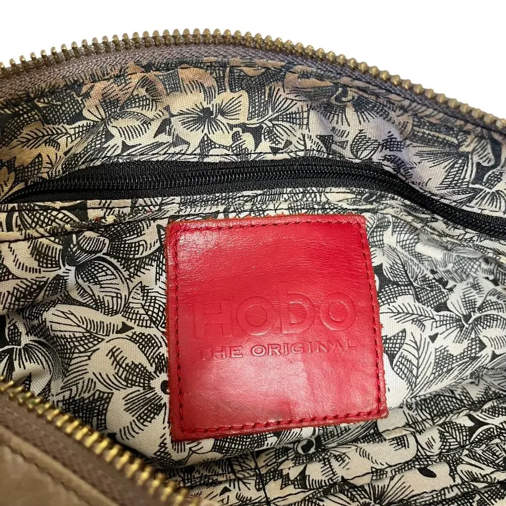 HOBO Light Brown Vintage Leather Slouchy Wristlet Handbag - Picture 5 of 10